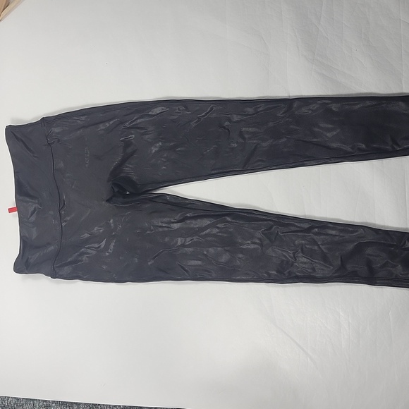 SPANX Faux Leather Leggings Size Large - Picture 3 of 6